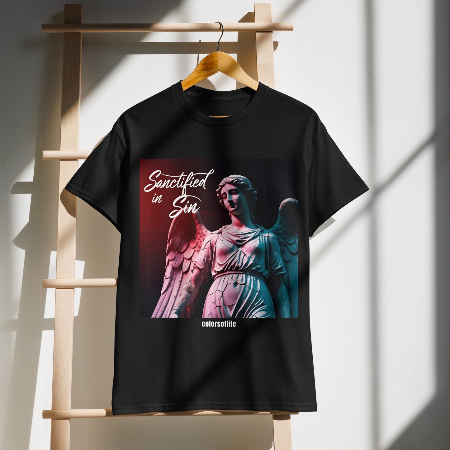 Sanctified in Sin – Dunkler Engel Style - DryBlend® T-Shirt!